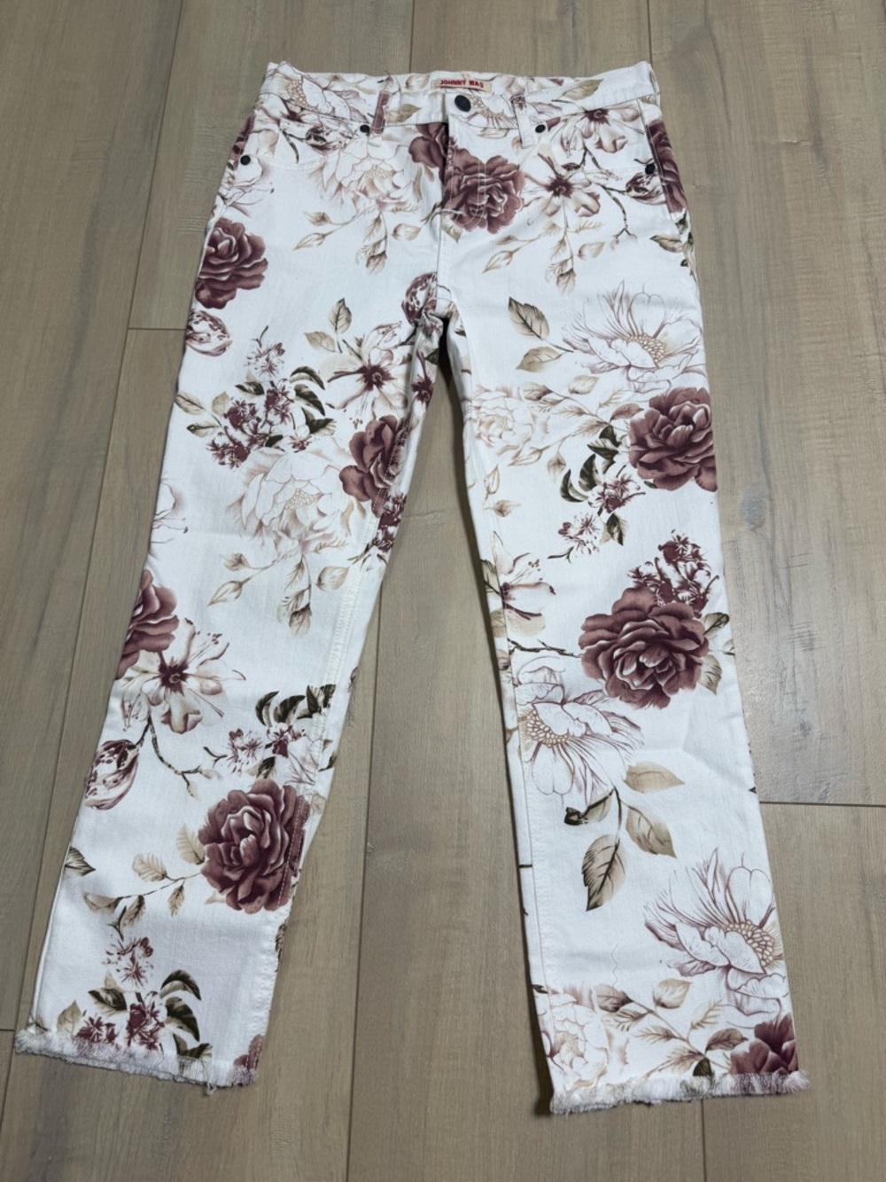 Johnny Was Boyfriend Cropped white with Mauve Accents jeans
